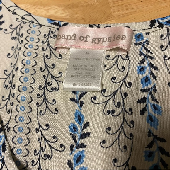 🌟SALE🌟Band of Gypsies Cold Shoulder Fit and Flare Boho Print Dress Size XS - Picture 3 of 16